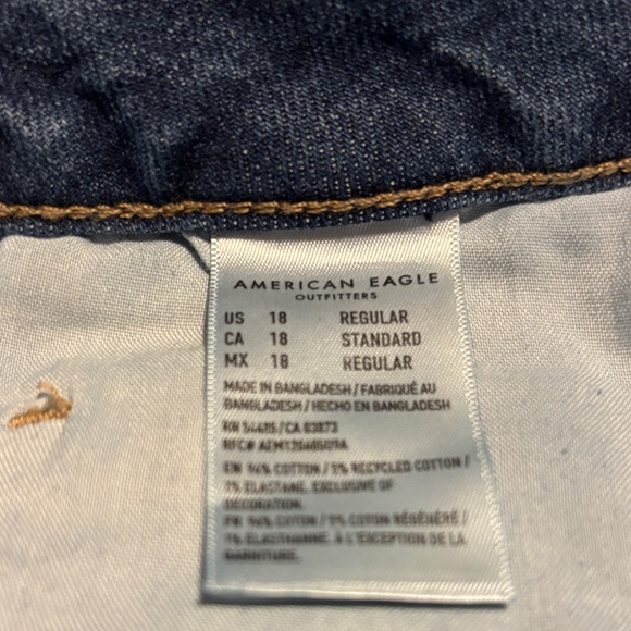 American Eagle Outfitters Mom Jeans  Faded Dark Blue Relaxed Jeans - Picture 5 of 10